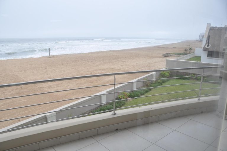 Seafront Villa Vogelstrand